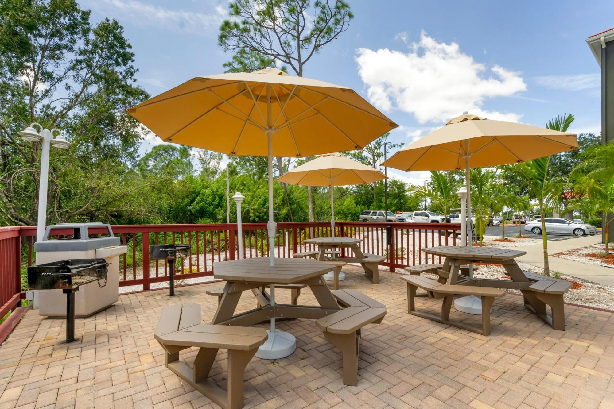 Comfort Inn & Suites Port Charlotte-Punta Gorda المظهر الخارجي الصورة