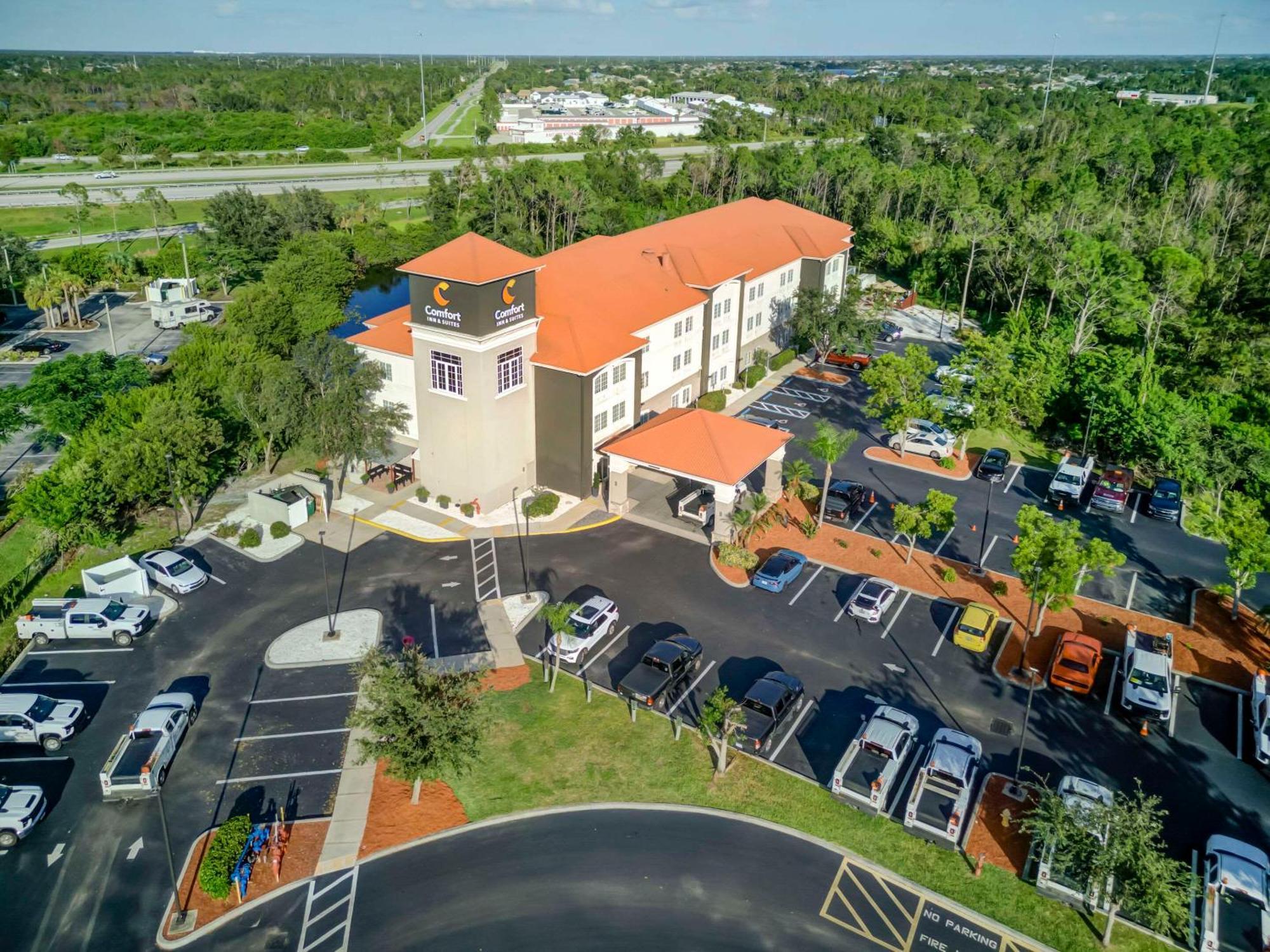 Comfort Inn & Suites Port Charlotte-Punta Gorda المظهر الخارجي الصورة