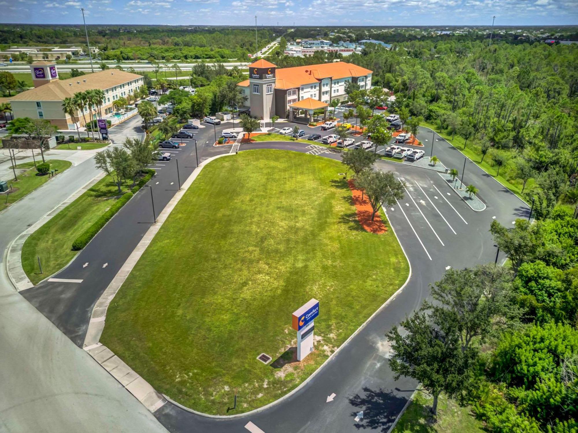 Comfort Inn & Suites Port Charlotte-Punta Gorda المظهر الخارجي الصورة